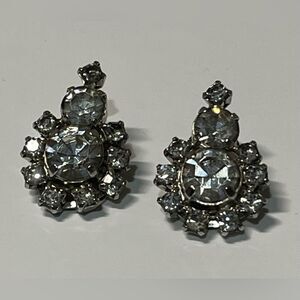 Vintage Rhinestone clip on earrings.